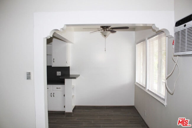 Building Photo - 182 W Elmwood Ave