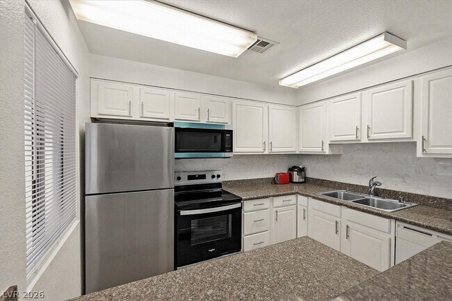 Building Photo - 5493 Indian River Dr