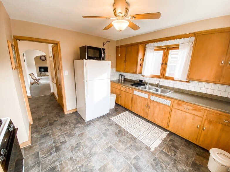 Building Photo - 2645 N 69th St