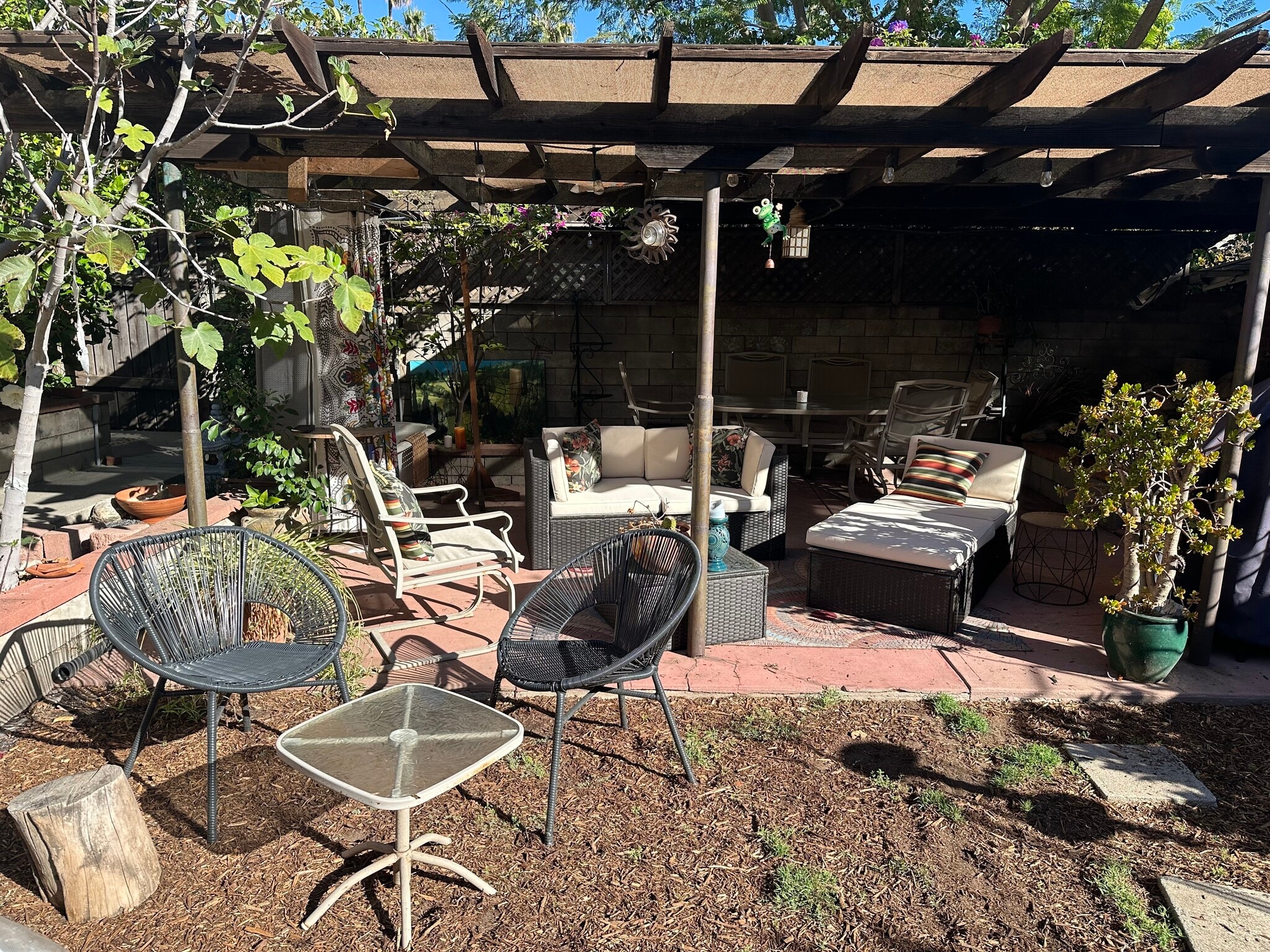 Patio seating options - 4680 College View Ave