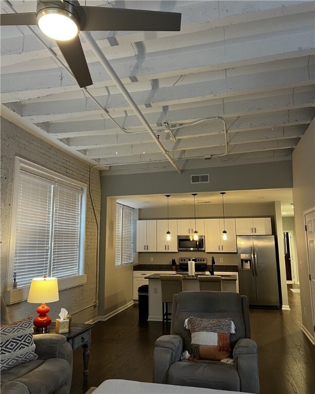 Building Photo - 214 N Main St