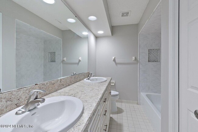 Building Photo - Beautiful 4-bedroom, 2-bath home in Mandarin!