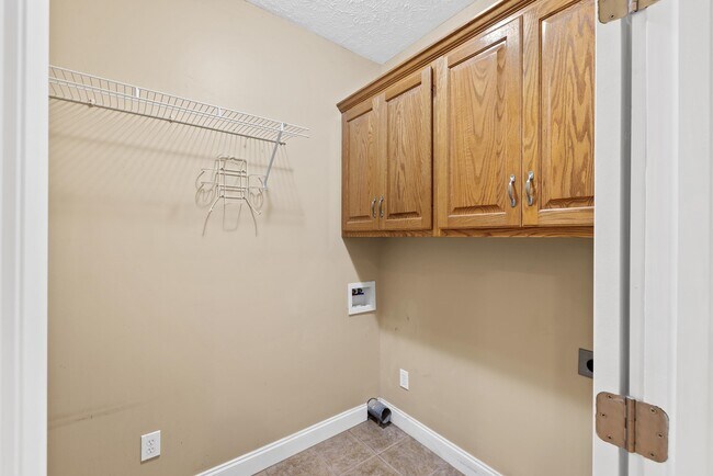Building Photo - 129 Moudy Ln