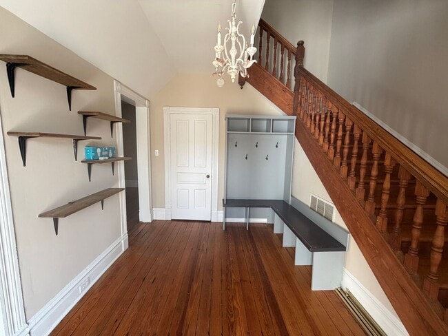 Building Photo - 5826 Railroad Ave