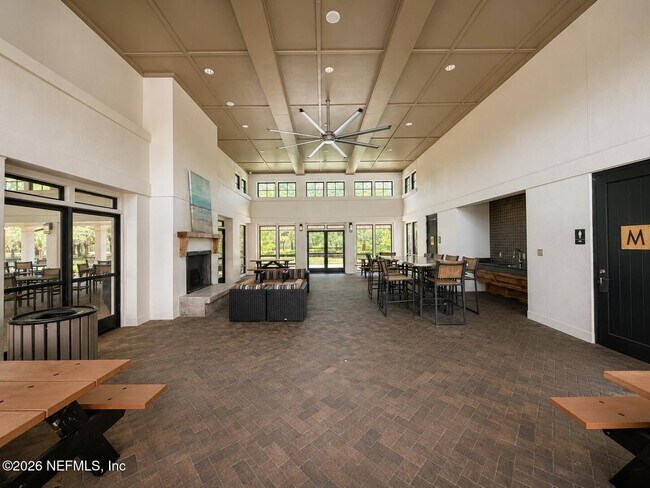 Building Photo - 112 Wrensong Pl