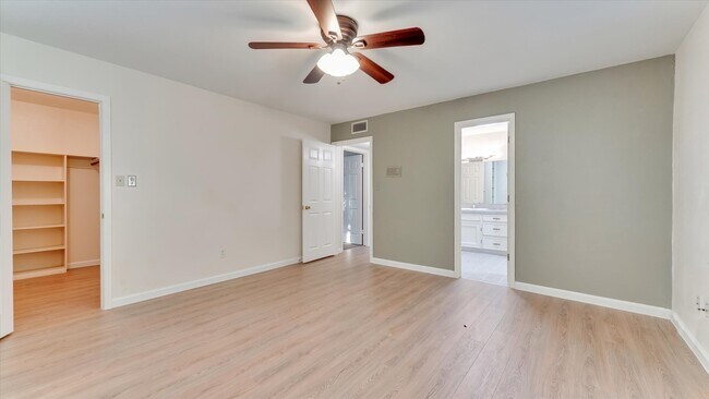 Building Photo - 12702 Ravensway Dr