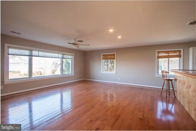 Building Photo - 40508 Waterview Dr