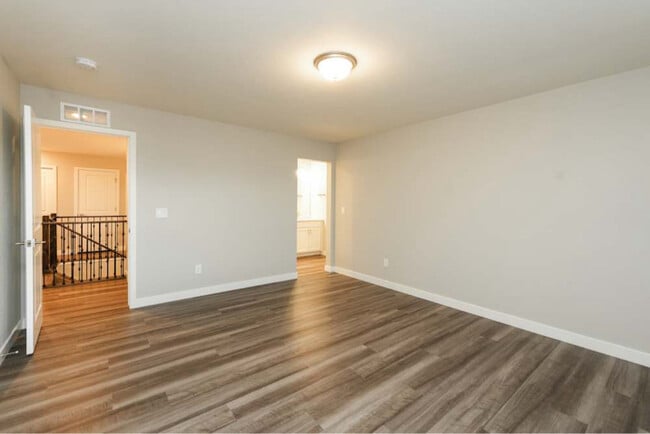 Building Photo - 11217 House Finch Ln