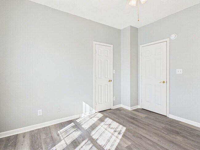 Building Photo - 801 Brassie Ln