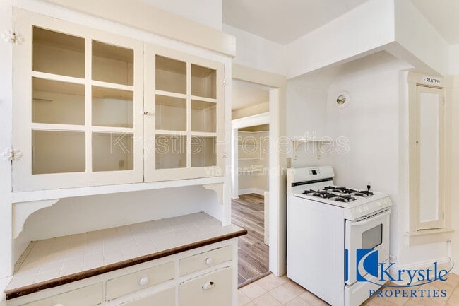 Building Photo - 517 Alhambra St