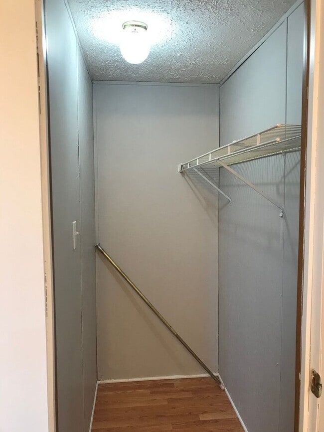 Building Photo - 3 Bedroom 2 Bath Home on 2 Acres For Rent!