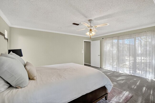 Building Photo - 3210 Cimmaron Ave