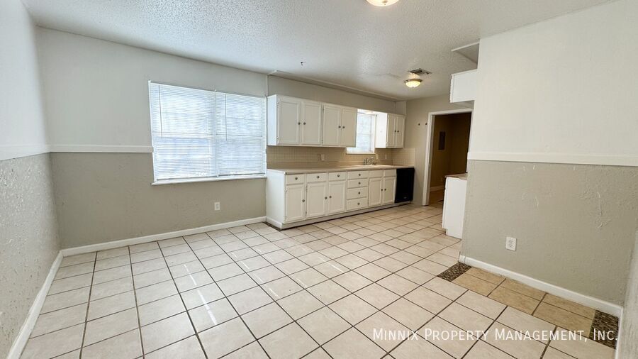 Building Photo - 4825 53rd St