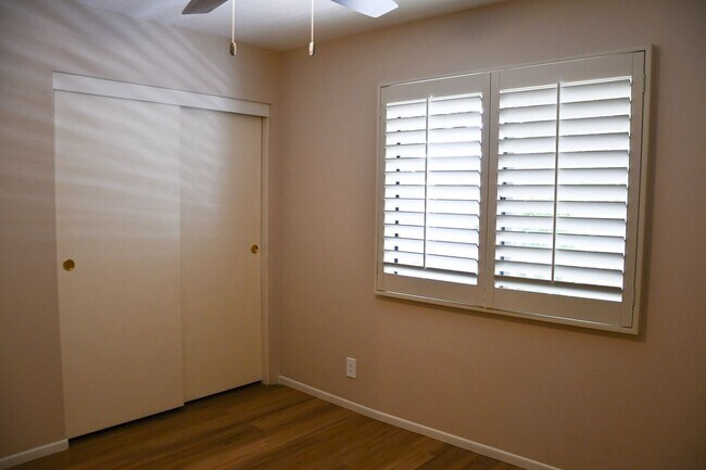 Building Photo - Newly remodeled and updated