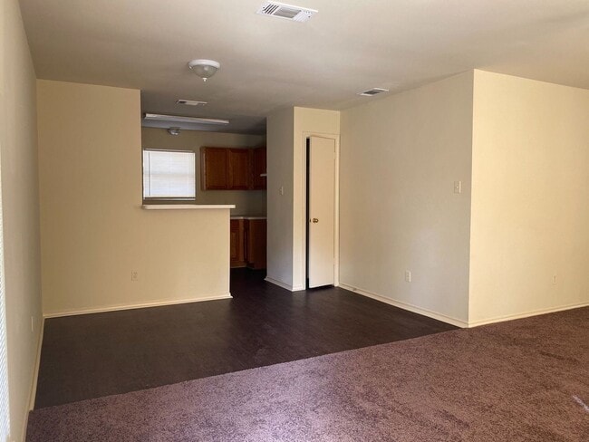Building Photo - 1106 Greencroft St