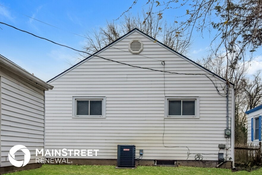 Building Photo - 5234 E 20th St