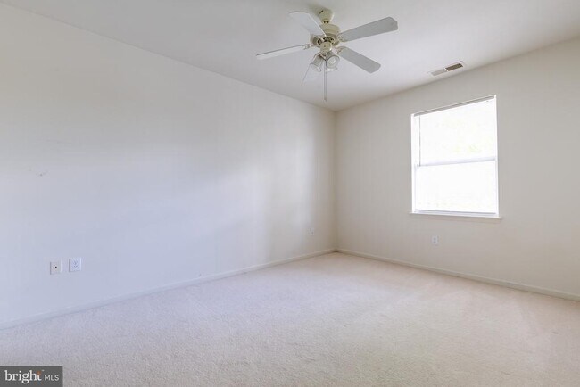 Building Photo - 12925 Centre Park Cir