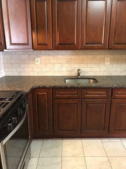 Building Photo - "Charming 3-Bedroom Oasis with 2 Full Bath...