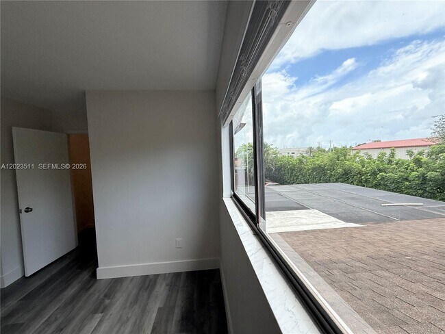 Building Photo - 4300 Landar Dr