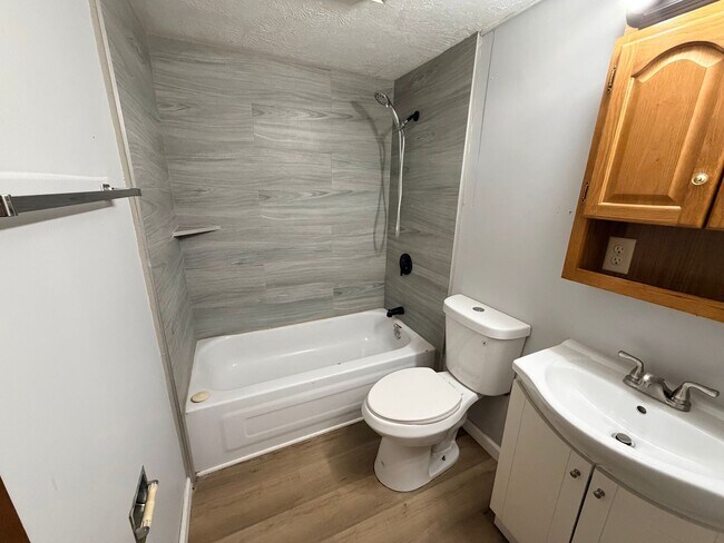 Building Photo - MadKooy-419 W 27th - New