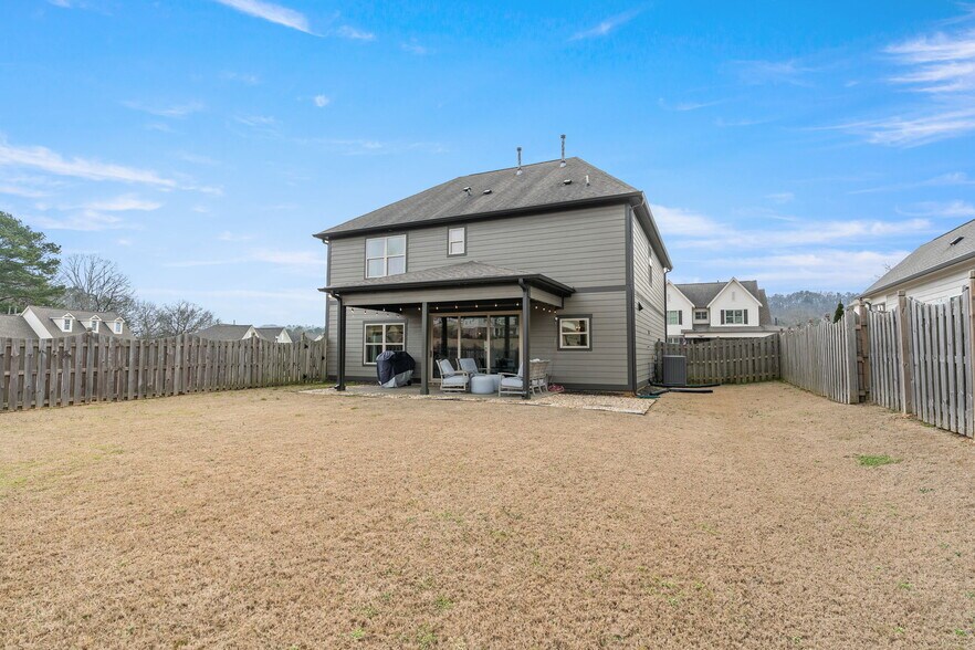 Building Photo - 10 Macdonald Cv