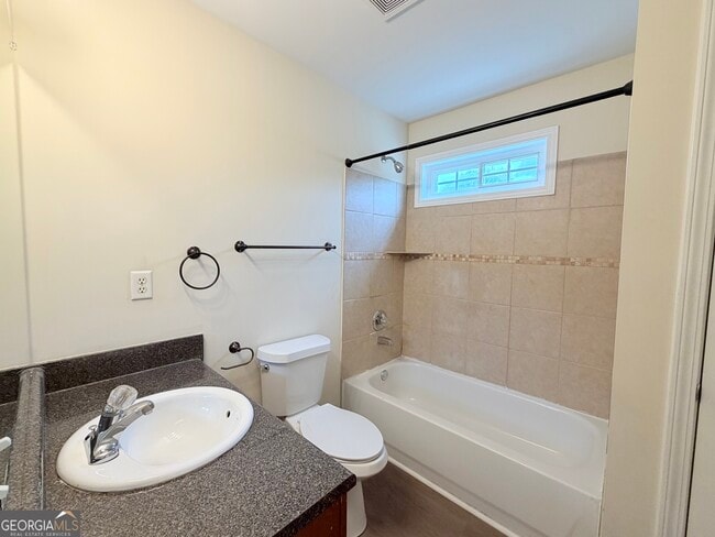 Building Photo - 109 Vine St NW