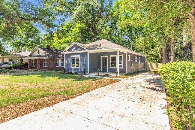 Building Photo - 557 Lundee St