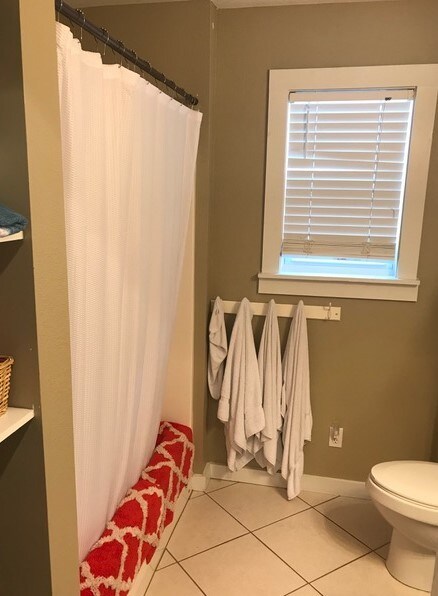 Building Photo - 75 Alamo St