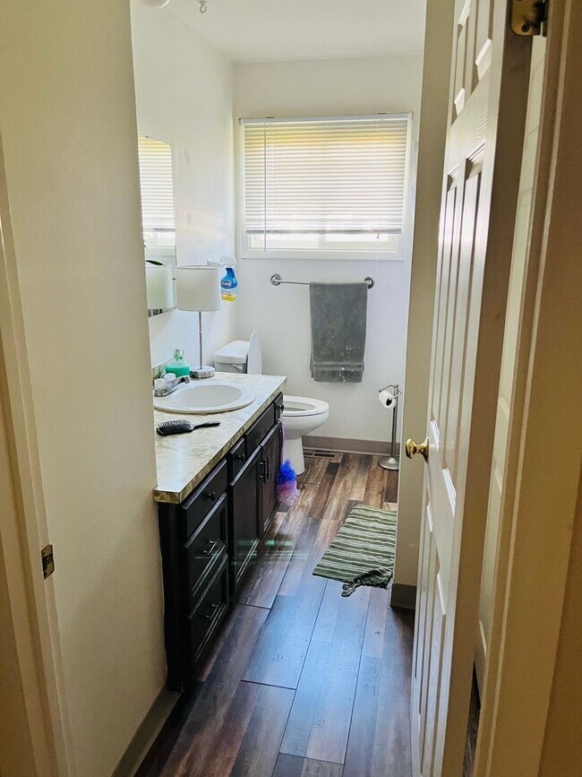 Building Photo - 332-334 Covert Ln