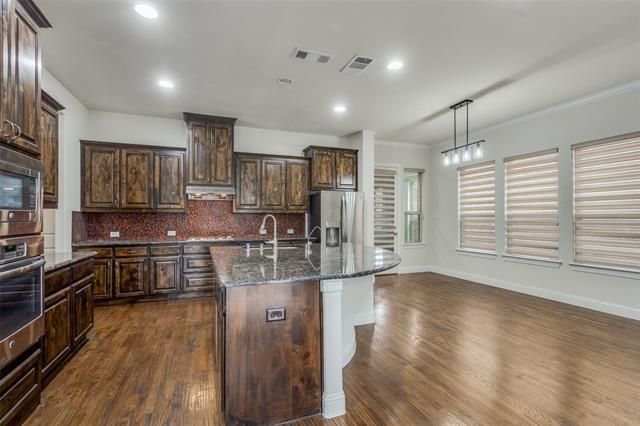 Building Photo - 8763 Portola Dr