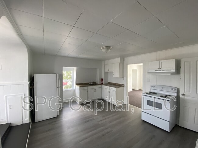 Building Photo - 1201 W Princess St