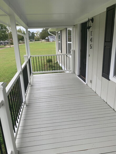 Building Photo - 145 Sally Hill Cir