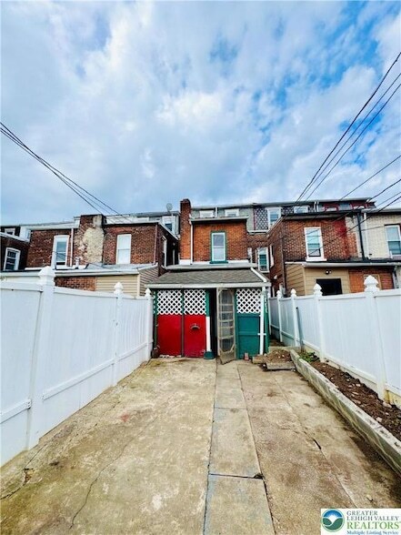 Building Photo - 637 N Penn St