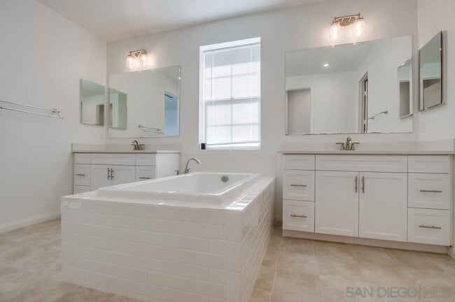 Building Photo - 2407 Medley Ln