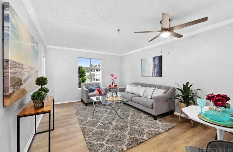 Building Photo - 8889 Caminito Plaza Centro