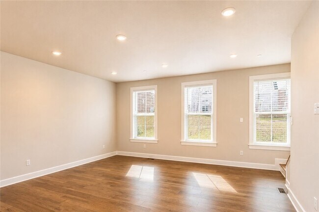 Building Photo - 107 Breckenridge Ct