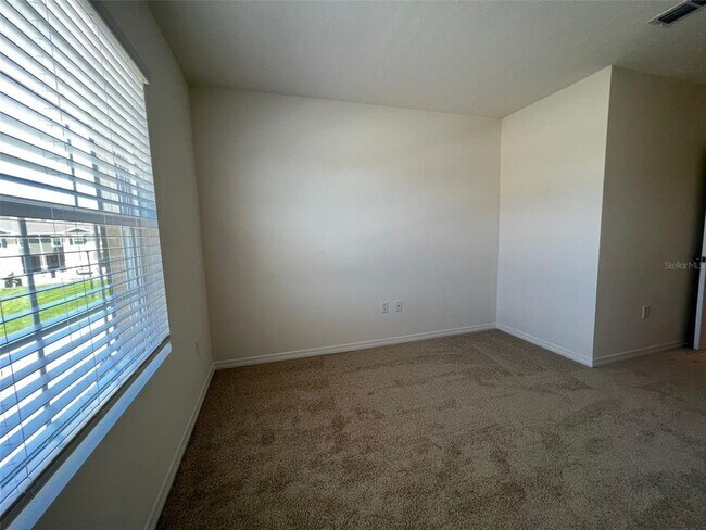 Building Photo - 1065 Blue Jay Dr
