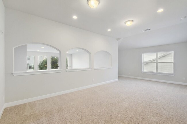 Building Photo - 5644 Siragusa Dr