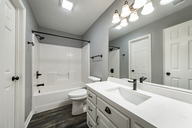 Building Photo - 31 Newcastle Dr