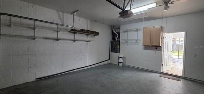Building Photo - 1305 Lakehurst Way