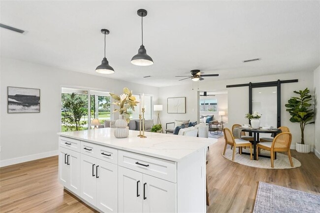 Building Photo - 311 Shore Dr E