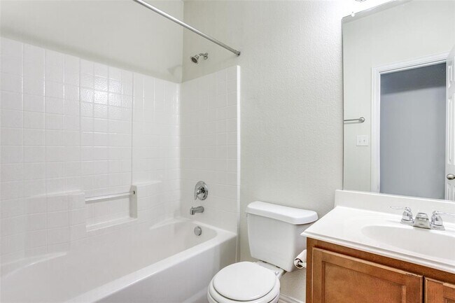 Building Photo - 329 Crosscreek Dr