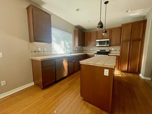 Building Photo - Glenwood, Riverside Gated Community