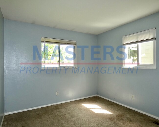 Building Photo - Spacious 4-Bedroom Home with 2 Full Baths & Detached Garage