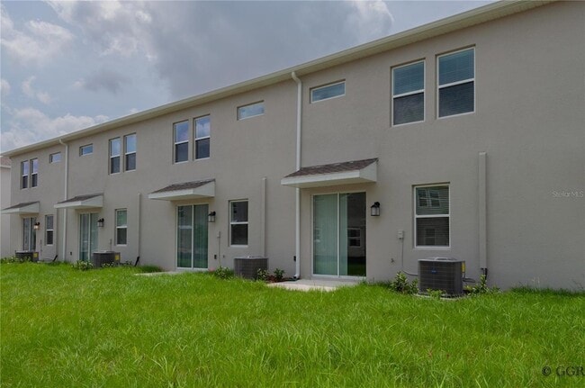 Building Photo - 3290 Laurent Lp