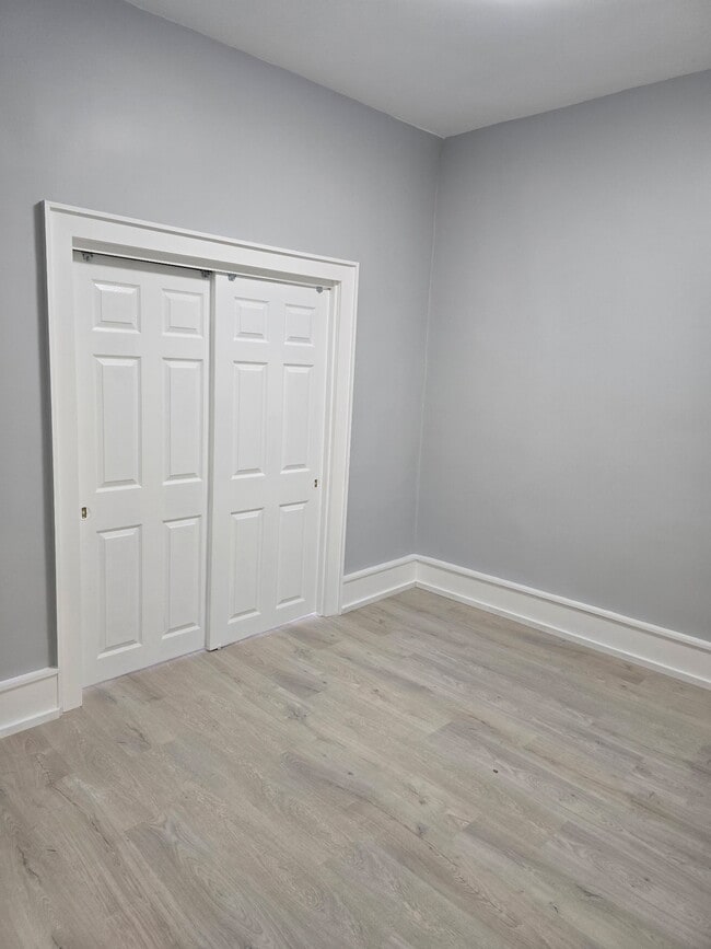 Building Photo - 540 46th St