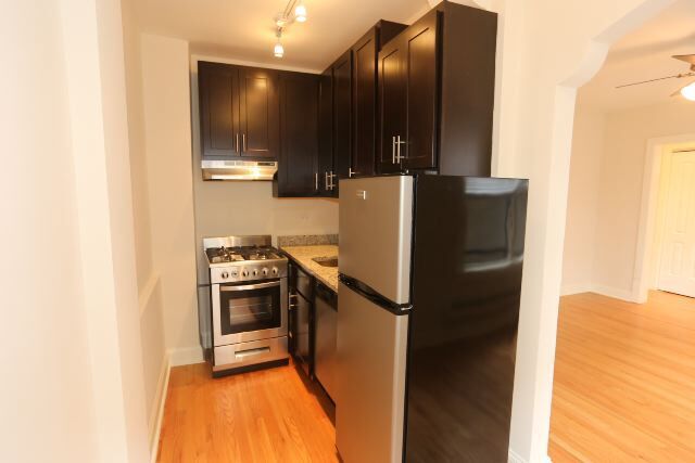 Building Photo - 617 W Patterson Ave