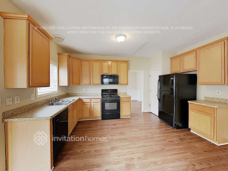 Building Photo - 3145 Claridge Dr SW