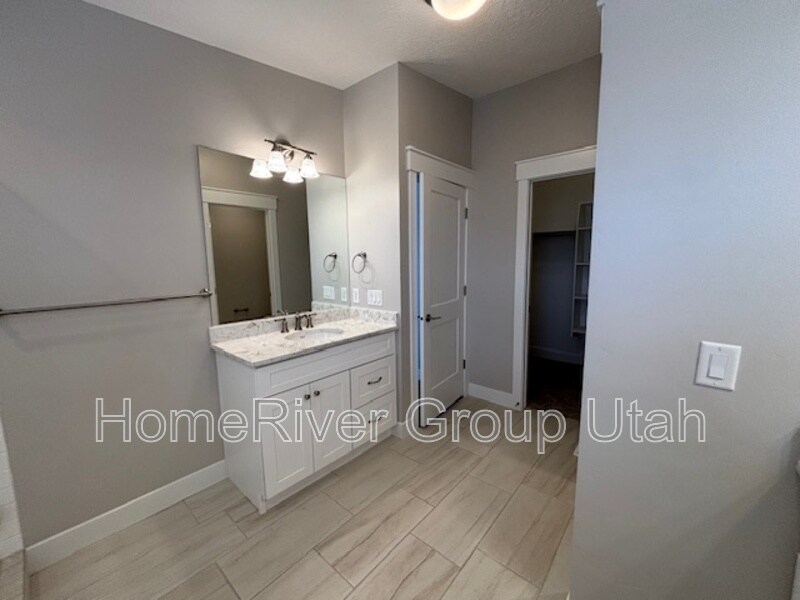 Building Photo - 276 E Sandy Sage Way