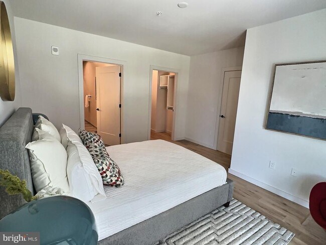 Building Photo - 3130 Potomac Ave